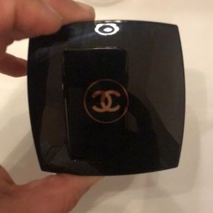 Authentic Chanel Le Lion illuminating powder!